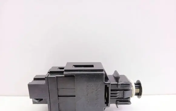 Volvo S40, V40 Brake pedal sensor switch