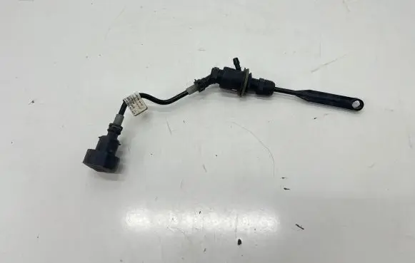 Renault Master III Clutch master cylinder 308511128R