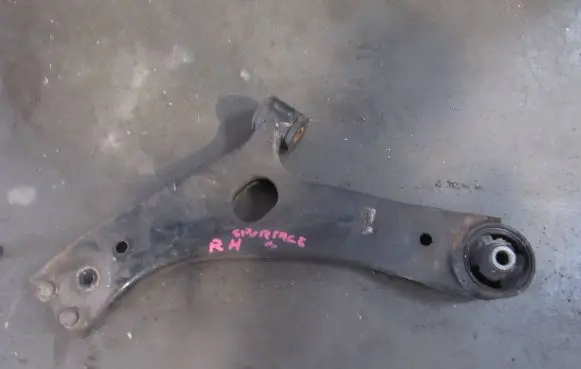 KIA Sportage Front lower control arm/wishbone