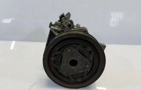 Nissan Note (E12) Air conditioning (A/C) compressor (pump) 926003VC6B
