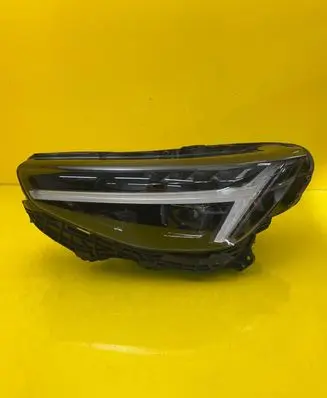 Volvo XC40 Headlight/headlamp 32133831