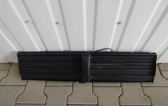 BMW 2 F45 Radiator trim 931991801