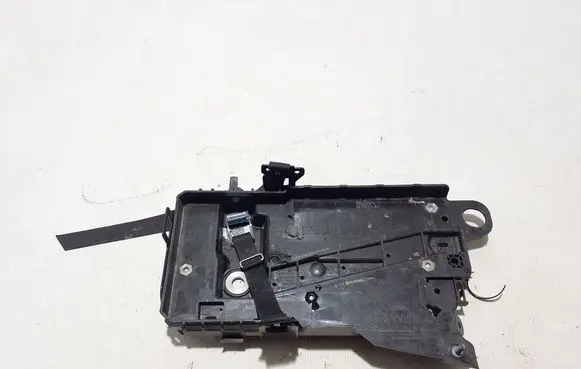 Volvo XC40 Battery bracket 32348533