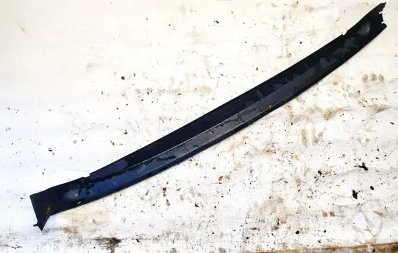 Audi A3 S3 8L Wiper trim 8l0807421