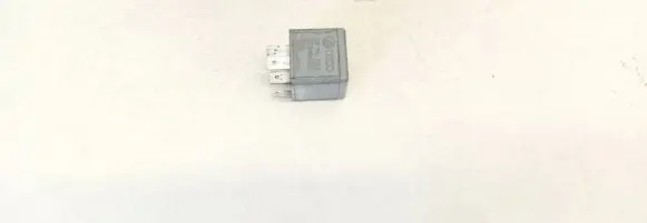 Volkswagen Golf IV Other relay 1j0906381a v23134-b63-x396