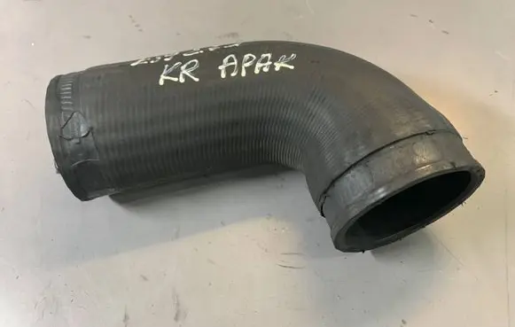 BMW 5 E39 Intercooler hose/pipe 2247967 11612247967 11617799390