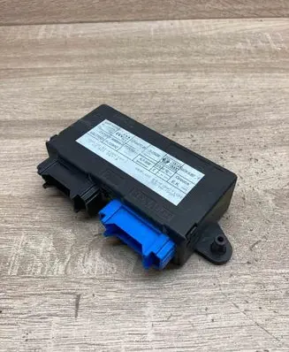 Renault Safrane Door central lock control unit/module 7700421261B Used