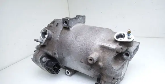 Nissan Leaf I (ZE0) Air conditioning (A/C) compressor (pump) 926001MG0A