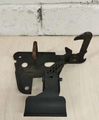 Audi A6 S6 C6 4F Engine bonnet/hood lock/latch loop/hook 4F0823480B