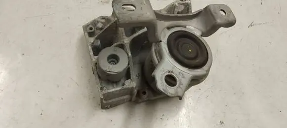 Volvo XC60 Engine mount bracket 8g9n6f012bb G2517002