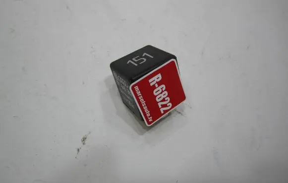 Volkswagen Touran I Other relay 191945383