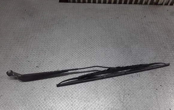 Suzuki Ignis Windshield/front glass wiper blade 