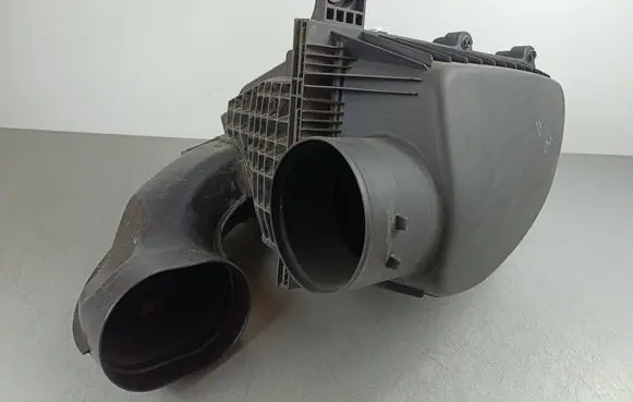 Jeep Grand Cherokee WL Air filter box 68376820AC