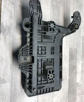 Battery box tray