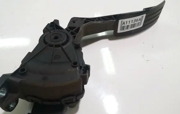 Dacia Sandero Accelerator throttle pedal 8200386506