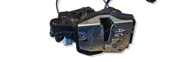 BMW 3 E46 Front door lock 8196031