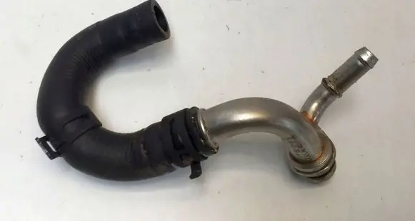 Engine coolant pipe/hose