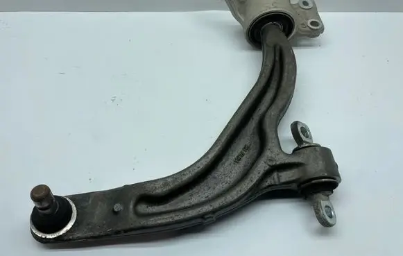 Front lower control arm/wishbone