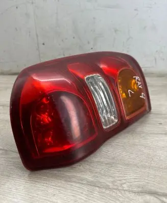 Toyota RAV 4 (XA20) Rear/tail lights