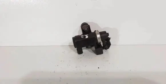 BMW 7 E65 E66 Turbo solenoid valve 72279600