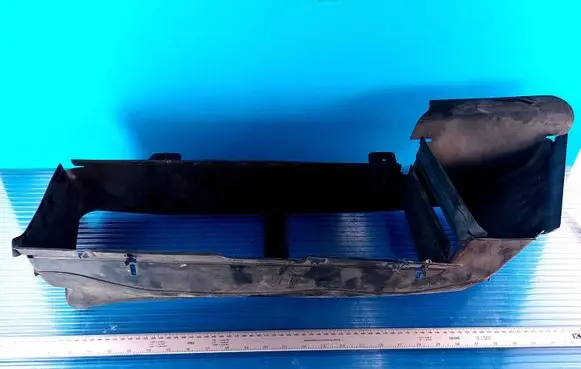 Ford Focus Intercooler air guide/duct channel BM518314C