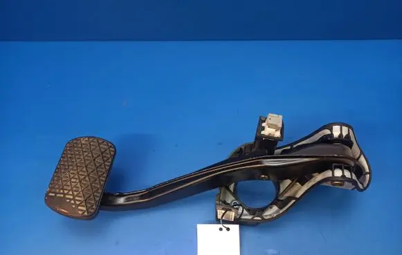 Mercedes-Benz E W212 Brake pedal A2042902001 PP204292023