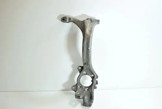 Audi A8 S8 D3 4E Front wheel hub spindle knuckle 4E0257