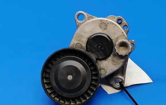 Mercedes-Benz Sprinter W906 Alternator belt tensioner 