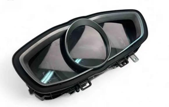 Volvo V40 Speedometer (instrument cluster) 31473473
