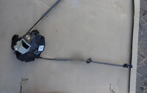 Ford Focus Front door lock BM5A-A21813-AH
