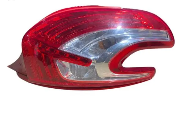 Peugeot 208 Rear/tail lights 9672628380