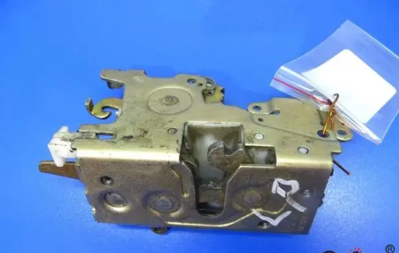 Volkswagen II LT Front door lock IMPRK558708