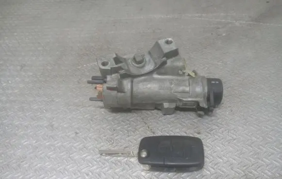 Audi A4 S4 B5 8D Ignition lock 4B0905851B