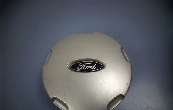 Ford Maverick Original wheel cap YL841A096DA