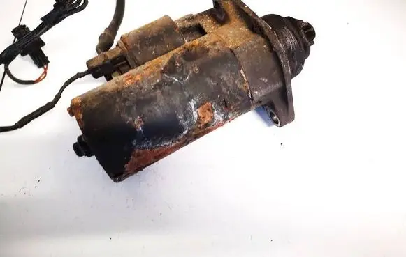 Skoda Octavia Mk1 (1U) Starter motor 1005821744