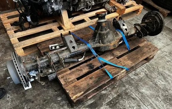 Ford Bronco Front differential MB3W-4A058-AC MB3W4A058AC MB3W-4033-AA