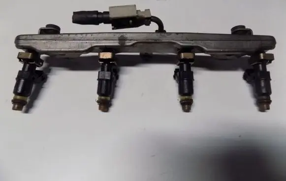 Honda Civic Fuel injector supply line/pipe 