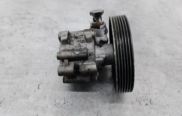 Peugeot 407 Power steering pump 9658419280