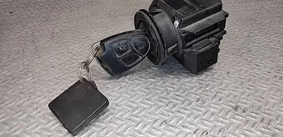 Mercedes-Benz E W210 Ignition lock 33000201 2105450008 4017993370201105