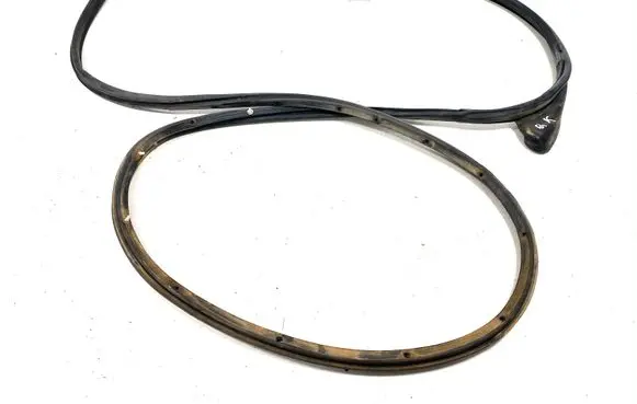 KIA Sorento Front door rubber seal