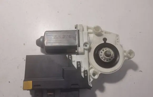 Peugeot 807 Front door window regulator motor 1488737080 A91728100 991728203