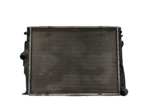 BMW 1 E81 E87 Coolant radiator 7521931 7521046 3094141
