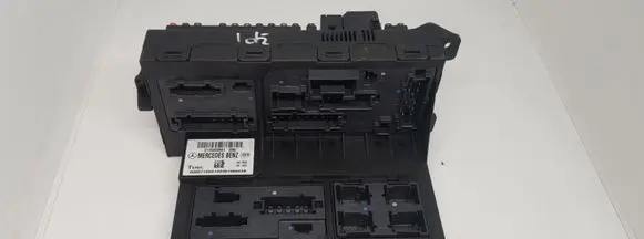 Mercedes-Benz E W211 Fuse module 2115453901