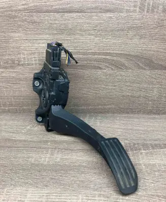 Volvo S60 Accelerator throttle pedal 6G929F836CD 6PV009220