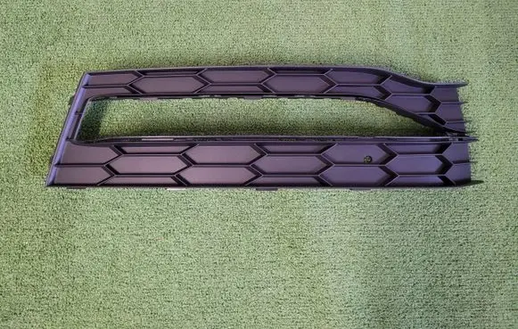 Skoda Superb B8 (3V) Front bumper lower grill 3V0853666B