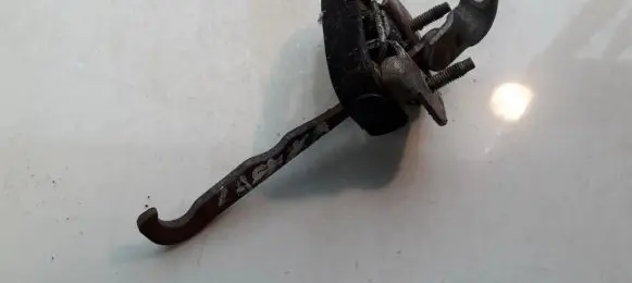 Renault Laguna I Rear door check strap stopper