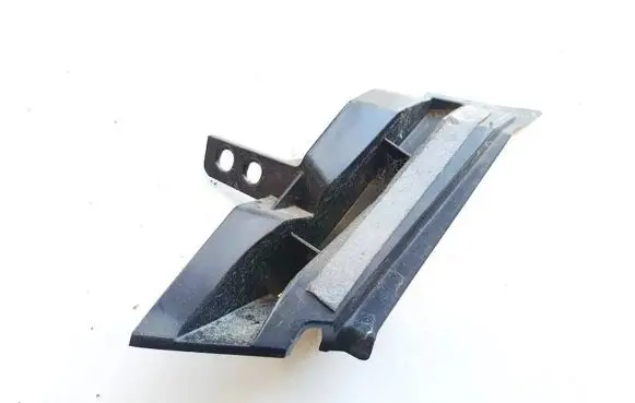 Front bumper mounting bracket