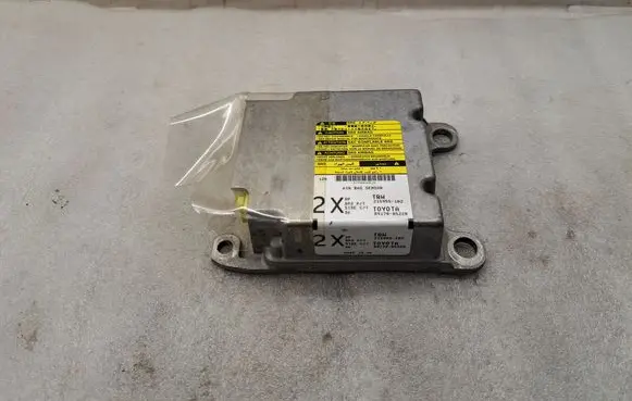 Toyota Avensis T250 Airbag control unit/module 215355102 8917005220