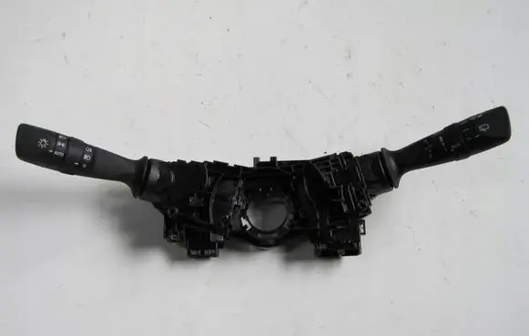 Toyota Hilux (N140, N150, N160, N170) Central console control unit F405017J591