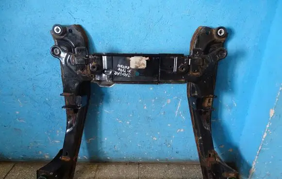Jaguar X-Type Front axle beam 